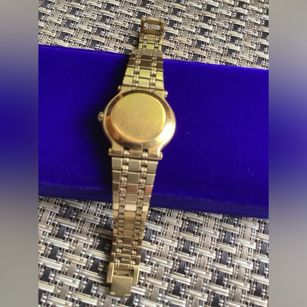 Gucci Ladies Gold Tone Bracelet Watch 💛💛 - Picture 12 of 16